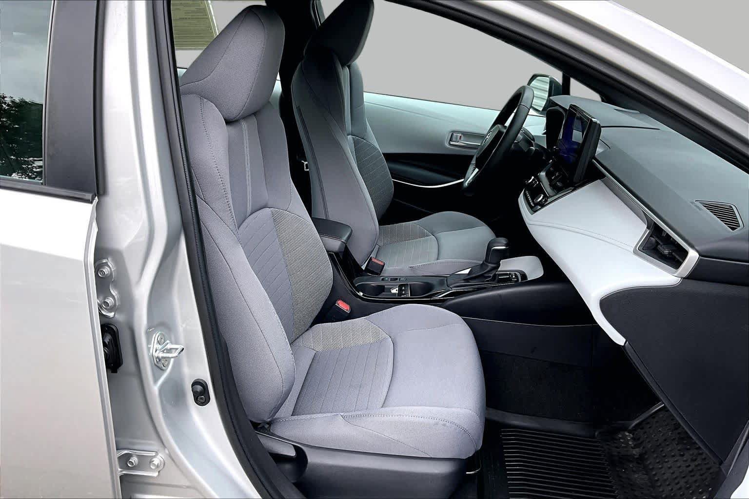 Certified 2025 Toyota Corolla SE FWD image 8