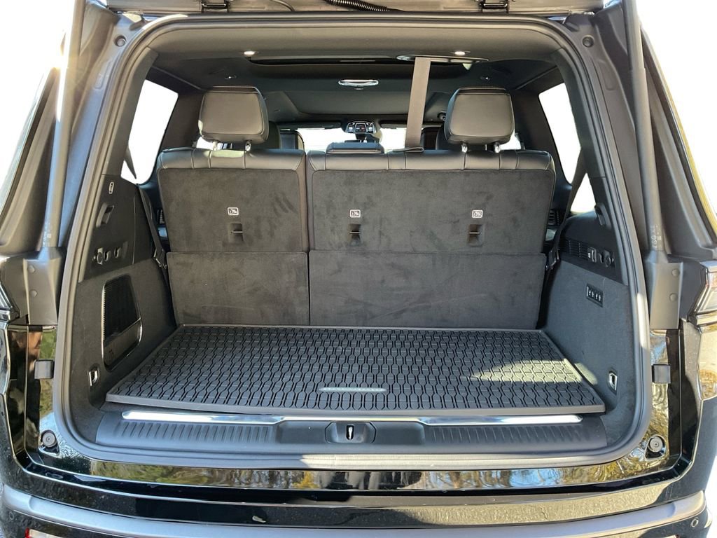 New 2026 Jeep Grand Wagoneer Summit image 13