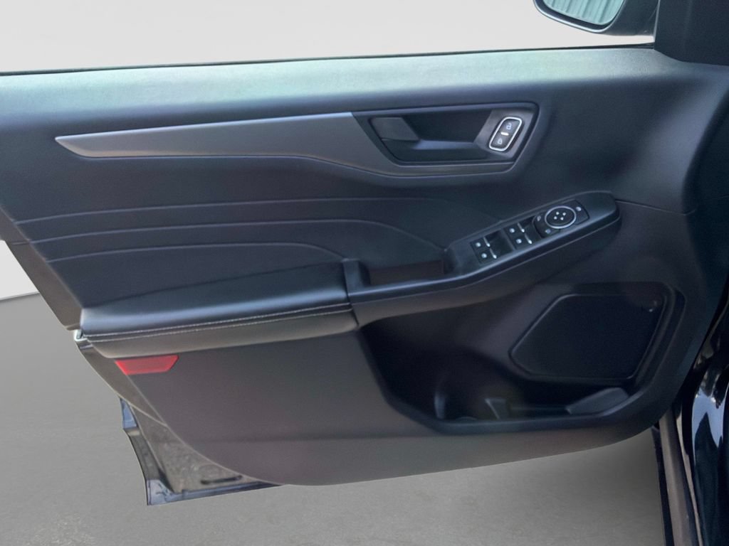 Used 2023 Ford Escape Active FWD image 18