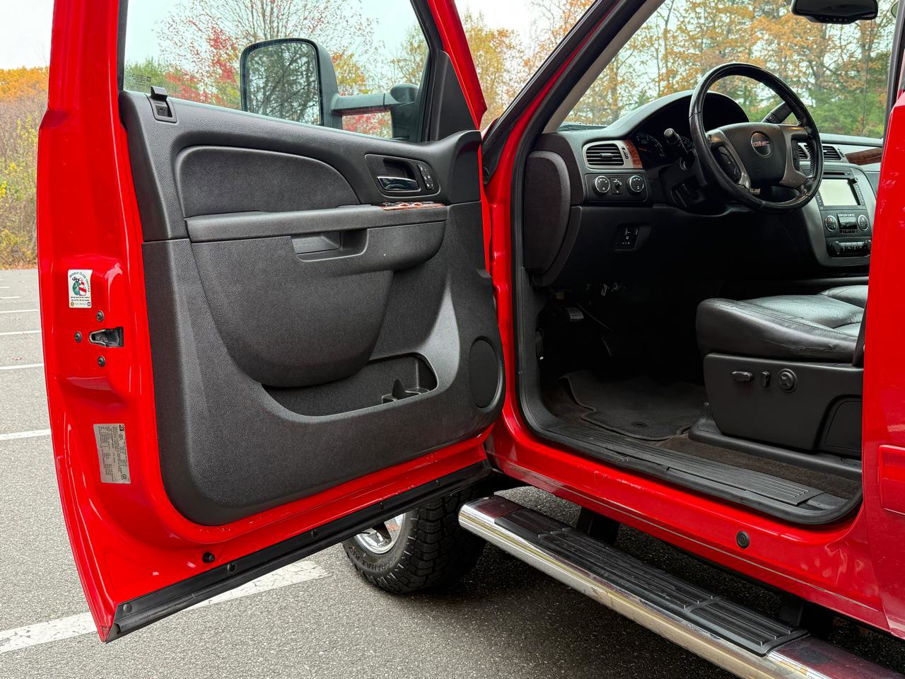 Used 2013 GMC Sierra 2500 SLT w/ Entertainment Package AWD/4WD image 9