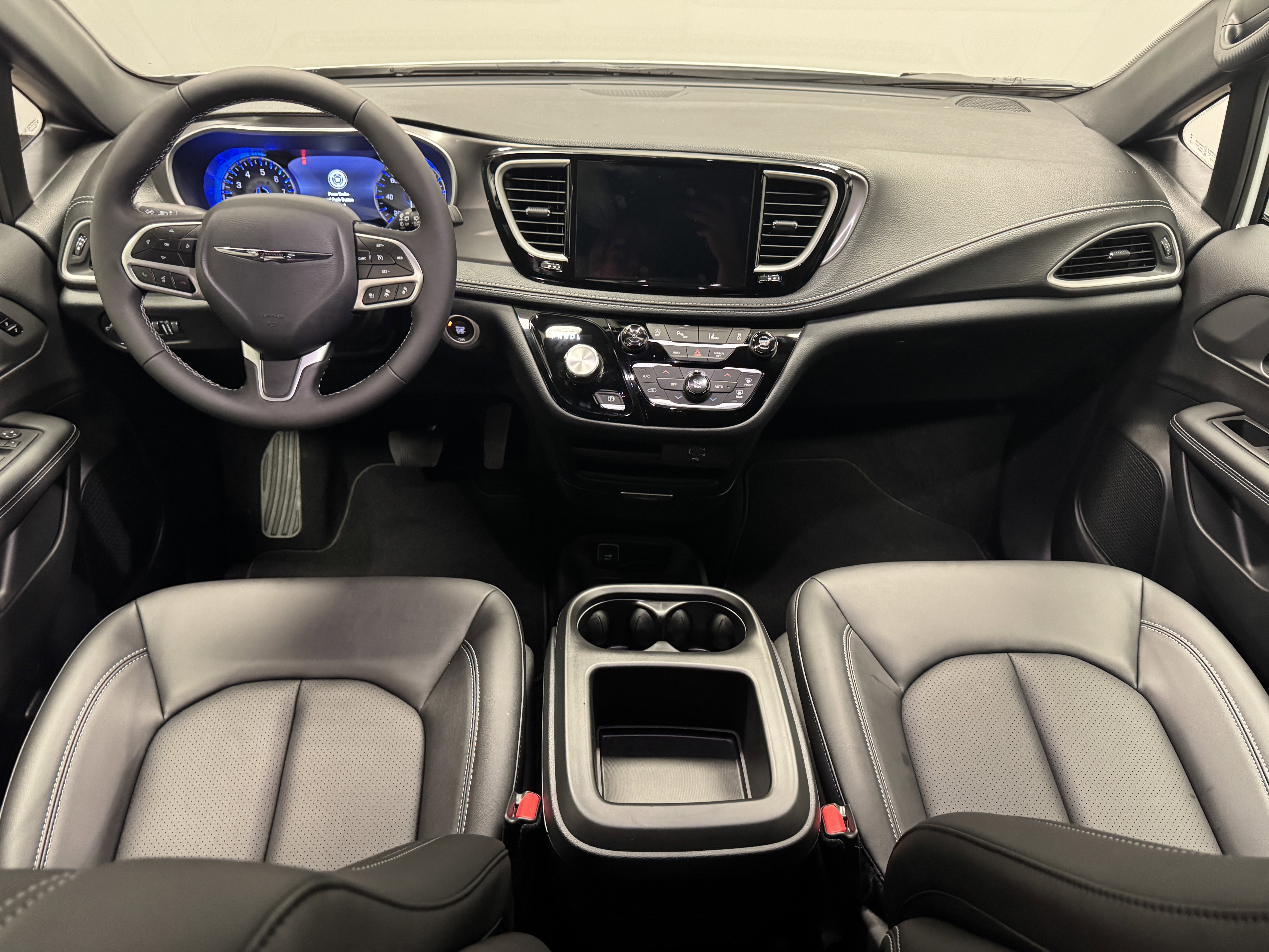 New 2026 Chrysler Pacifica Select FWD image 19