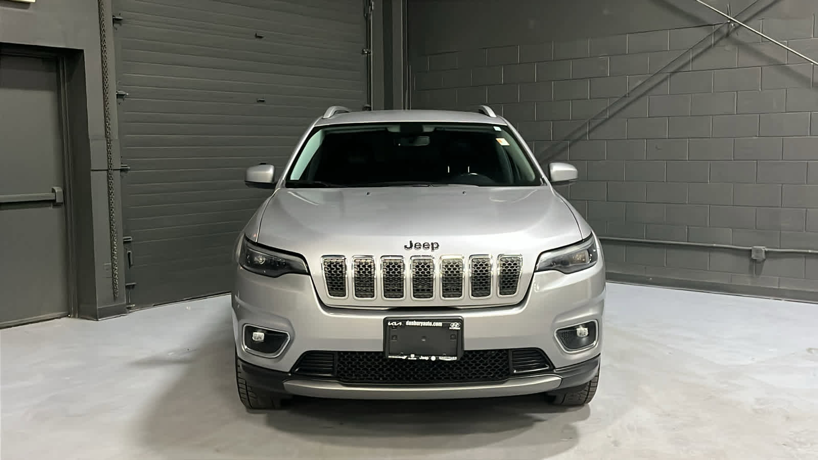 Used 2020 Jeep Cherokee Limited AWD/4WD image 2