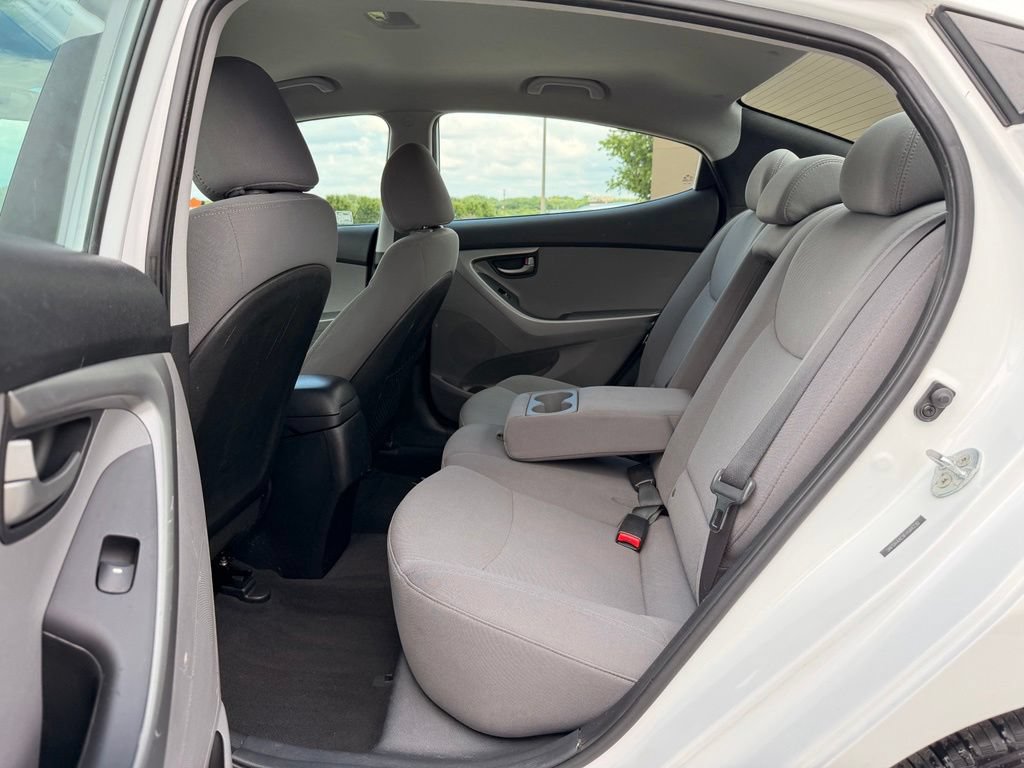 Used 2015 Hyundai Elantra SE FWD image 5