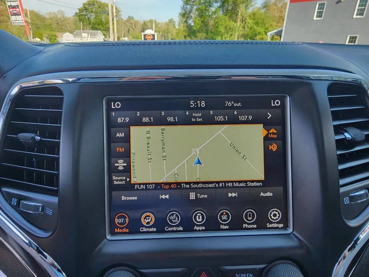 Used 2018 Jeep Grand Cherokee Limited AWD/4WD image 24