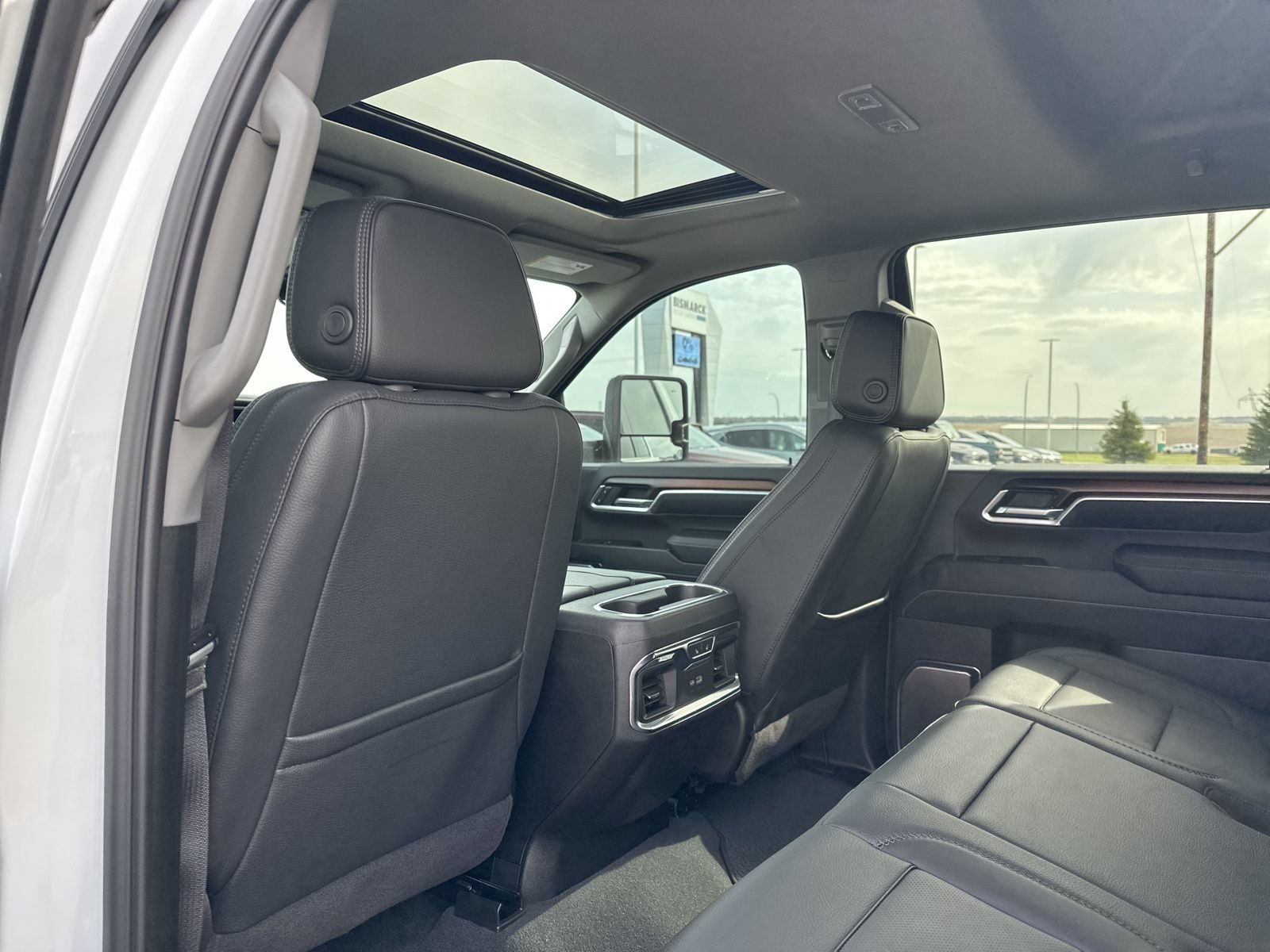 Used 2024 GMC Sierra 2500 Denali w/ Technology Package AWD/4WD image 23