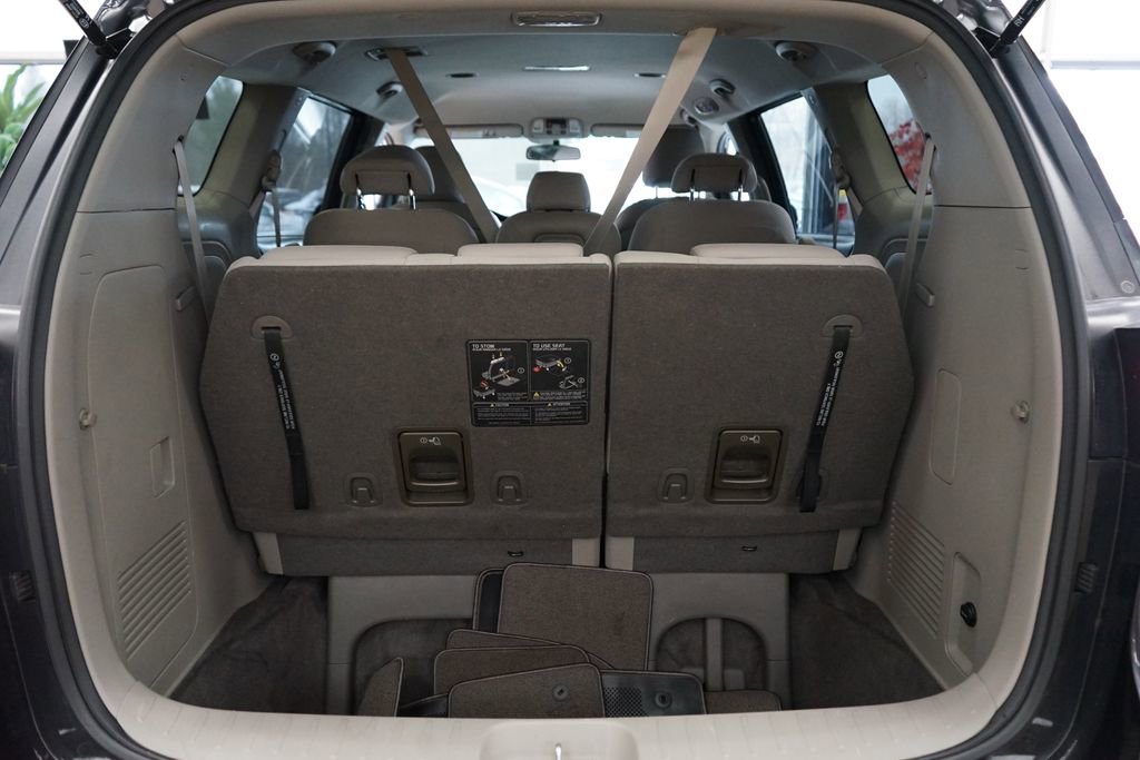 Used 2021 Kia Sedona LX image 48