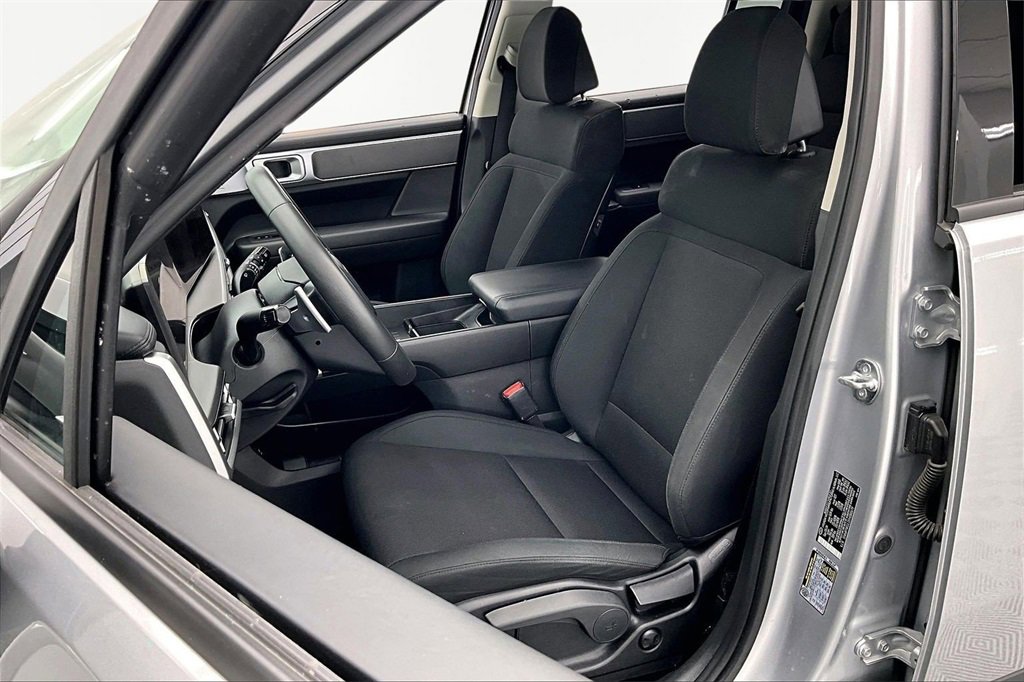 Used 2025 Hyundai Santa Fe SE image 25