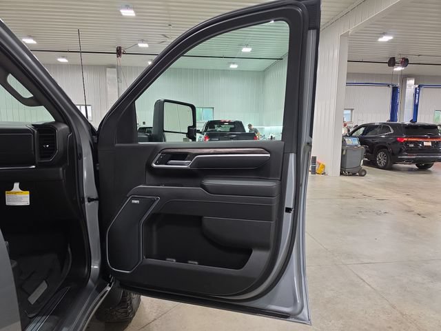 Used 2025 Chevrolet Silverado 3500 LTZ w/ LTZ Plus Package AWD/4WD image 32