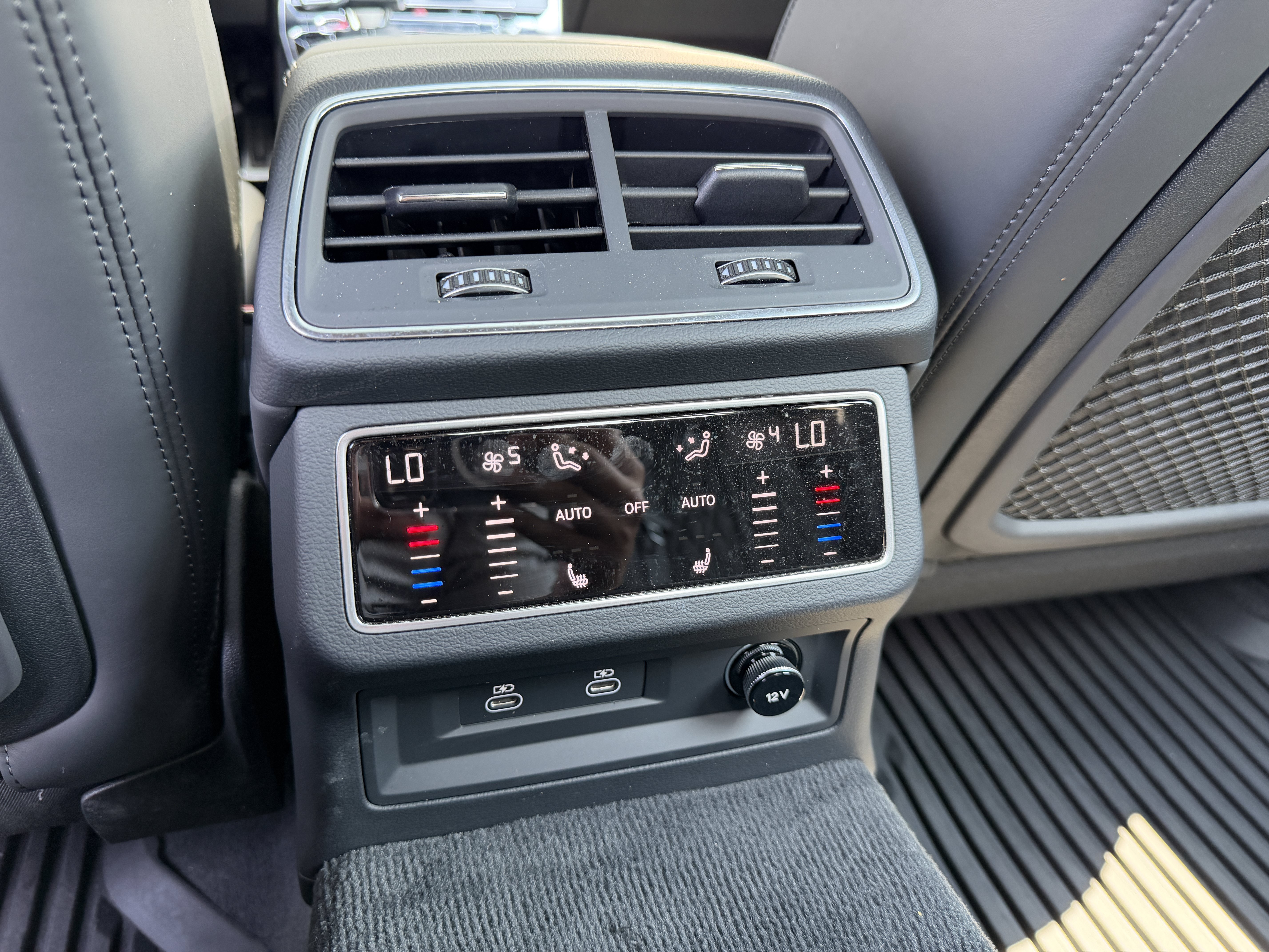 Certified 2024 Audi S6 Premium Plus w/ Premium Plus Package AWD/4WD image 16