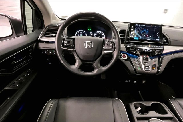 Used 2025 Honda Odyssey Touring image 6