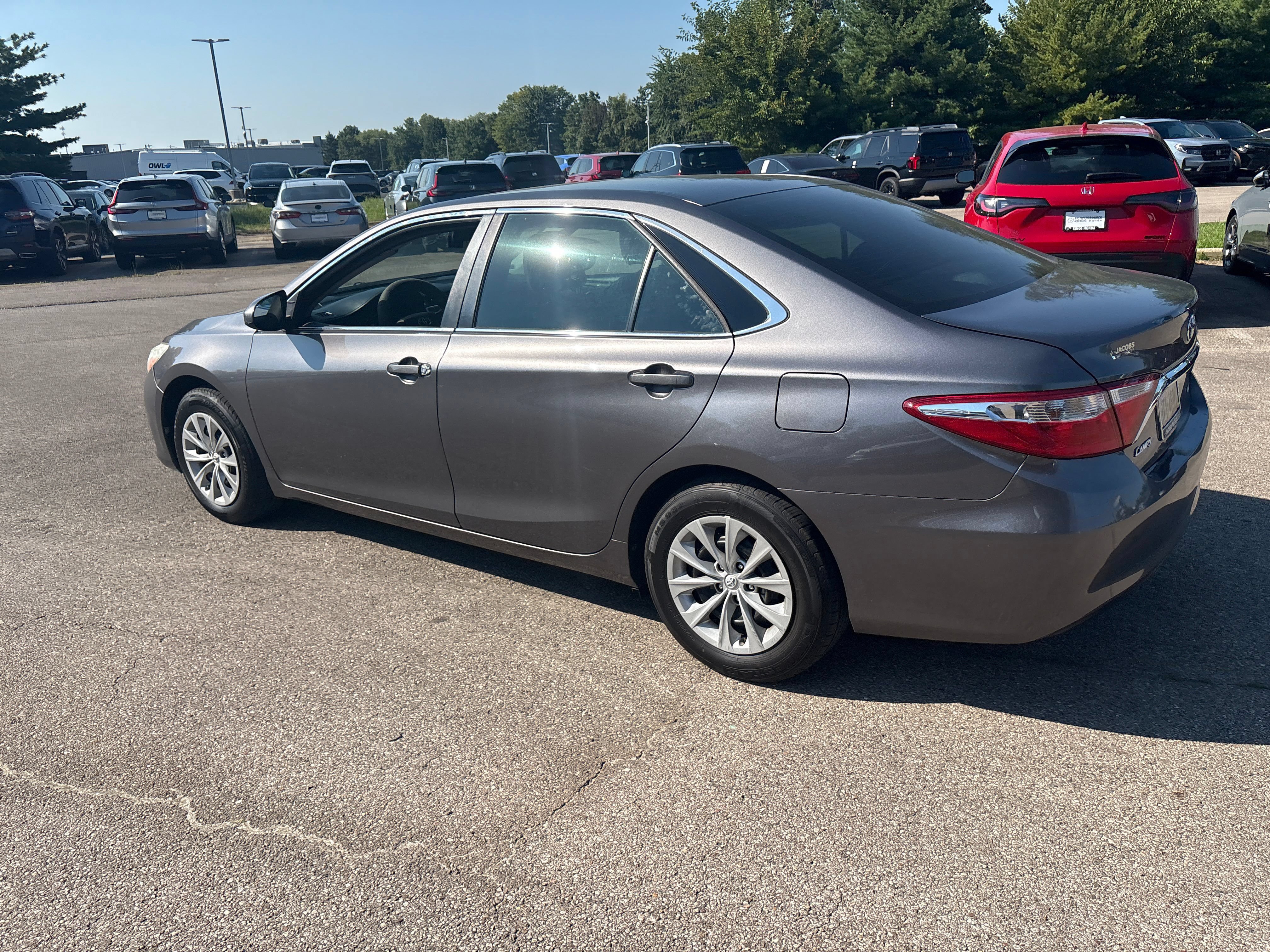 Used 2015 Toyota Camry LE FWD image 6