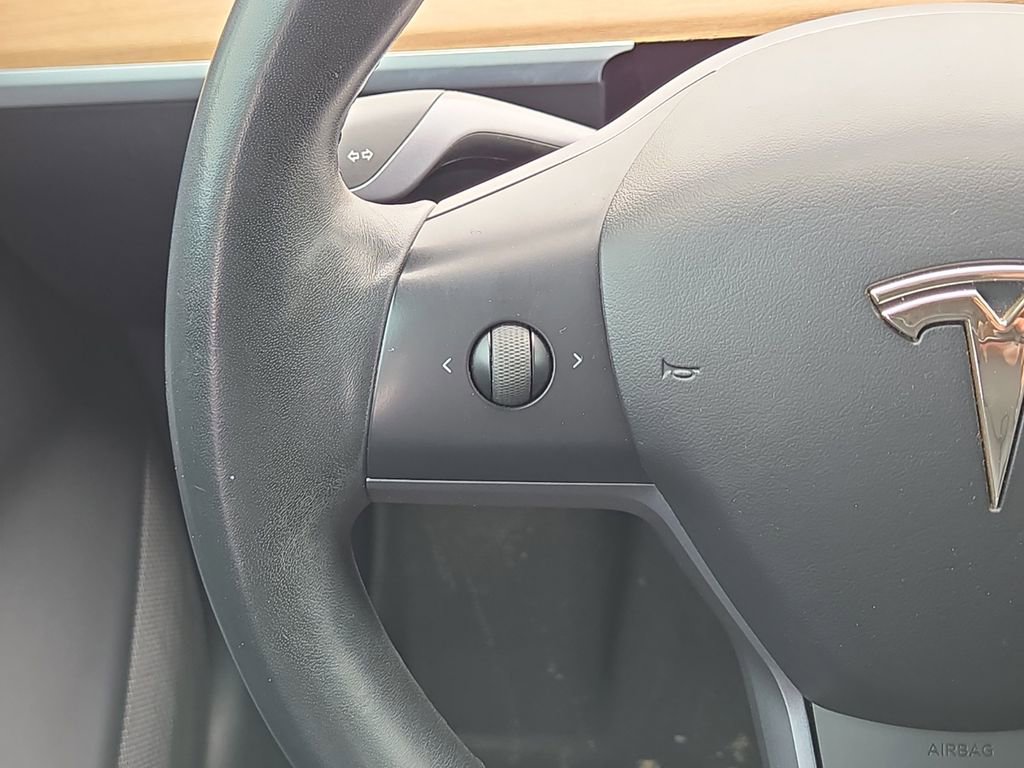 Used 2018 Tesla Model 3 Long Range RWD image 16
