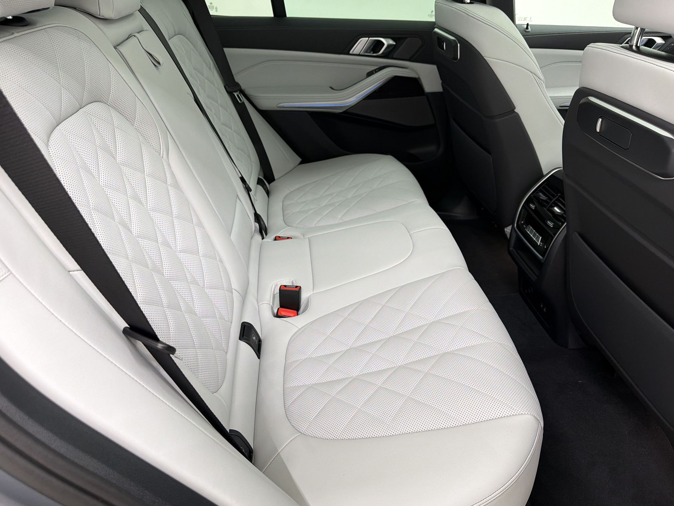 New 2026 BMW X5 xDrive50e w/ M Sport Package AWD/4WD image 25