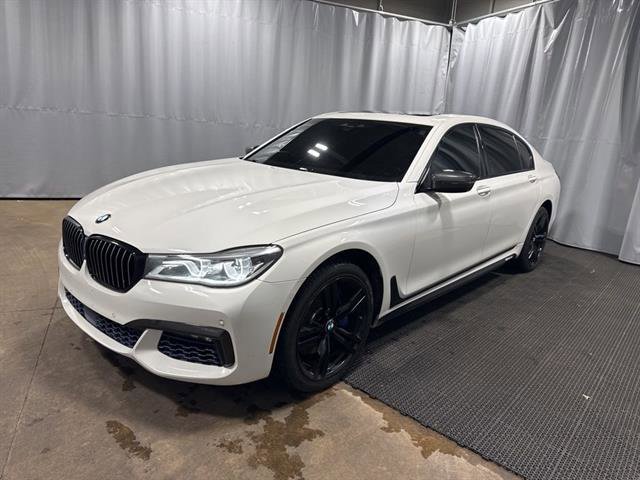 Used 2018 BMW 750i xDrive image 9