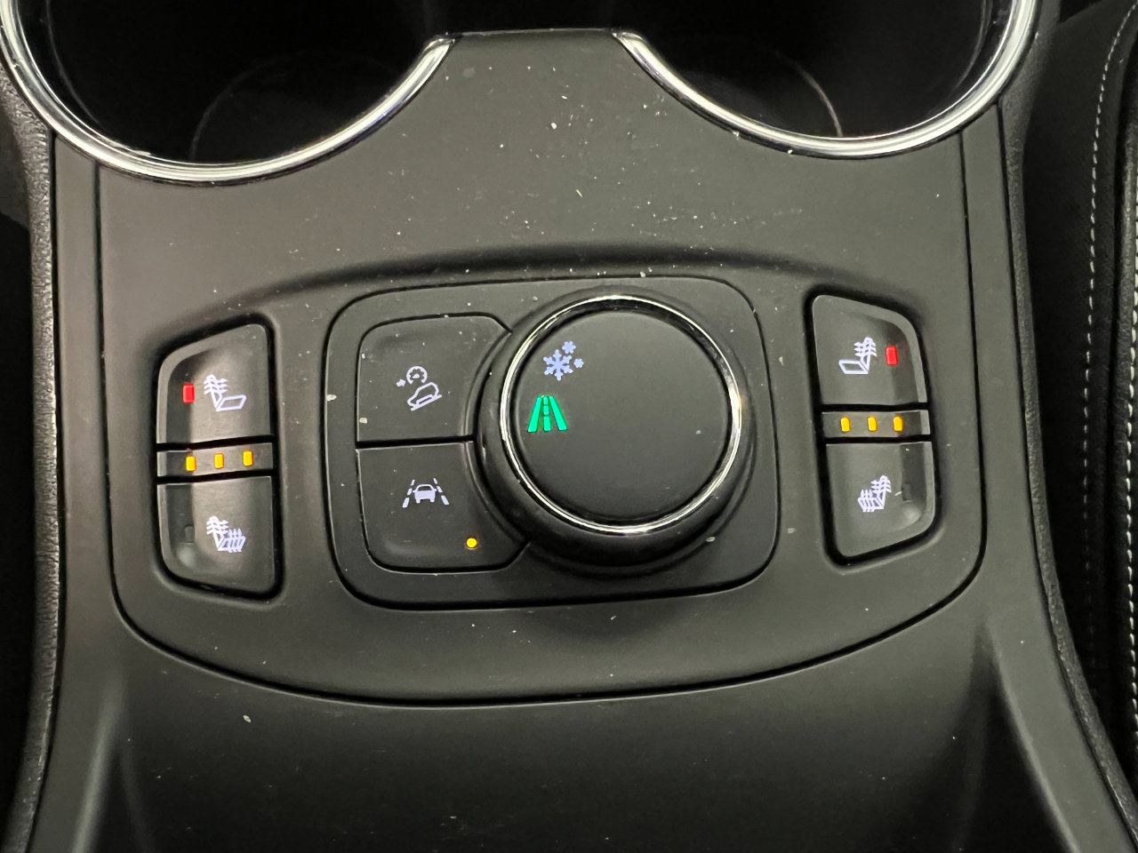 Used 2024 GMC Terrain SLT image 41