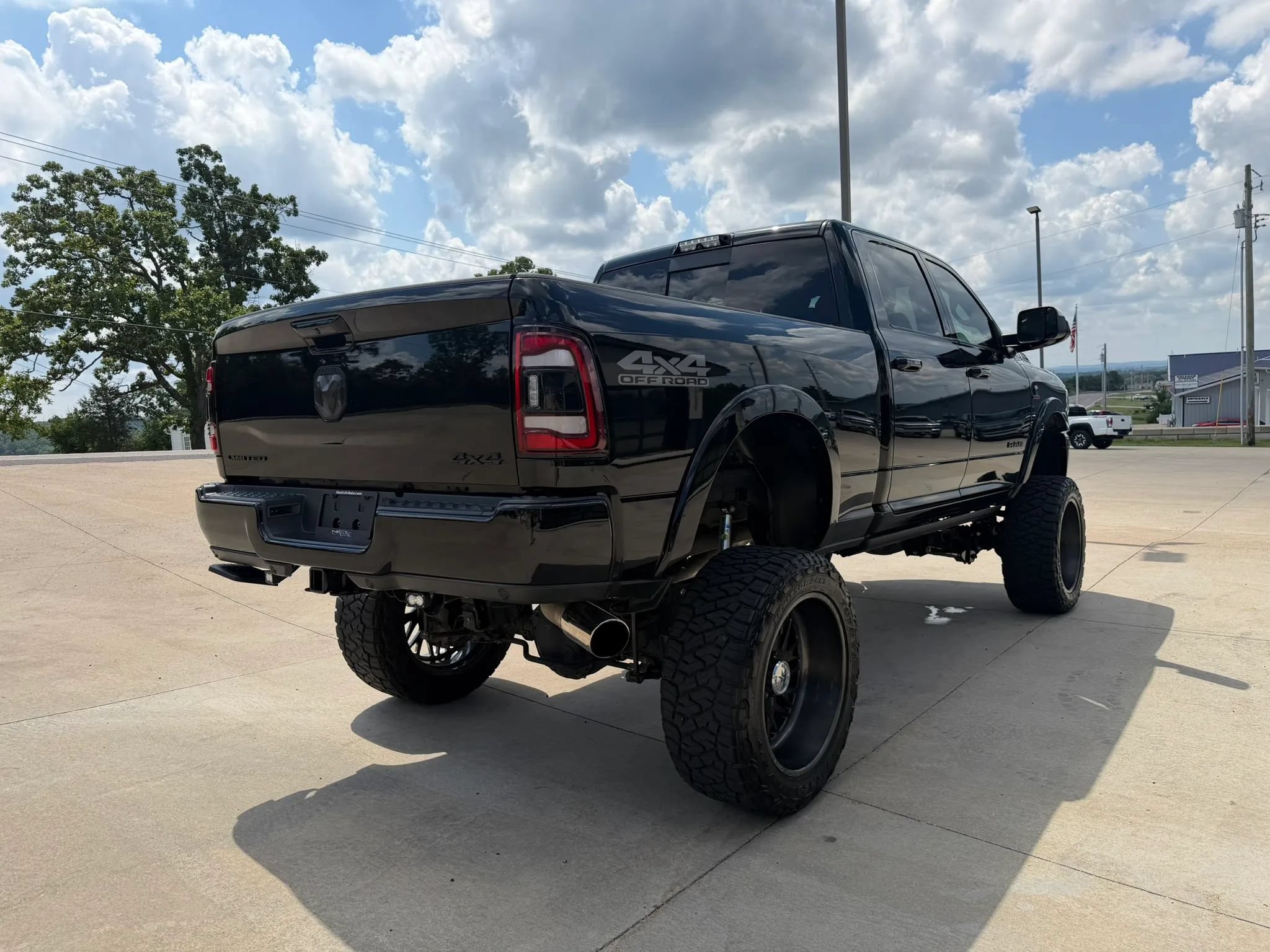 Used 2020 RAM 2500 Limited AWD/4WD image 9