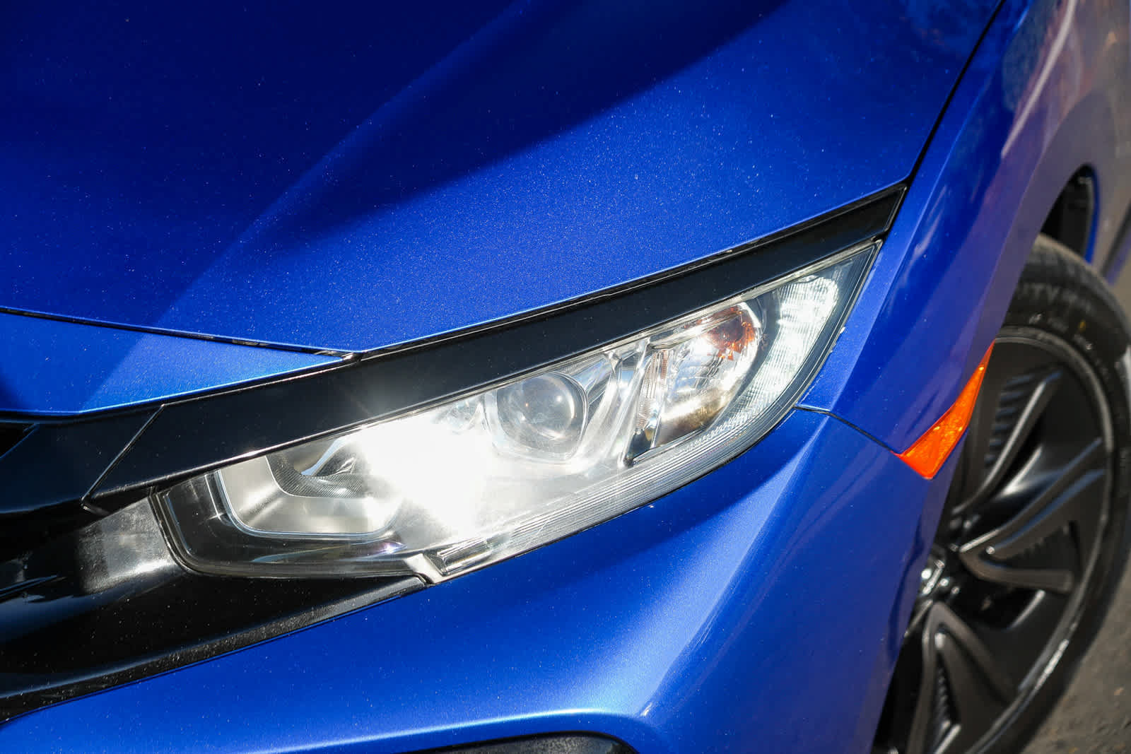 Used 2018 Honda Civic EX image 2
