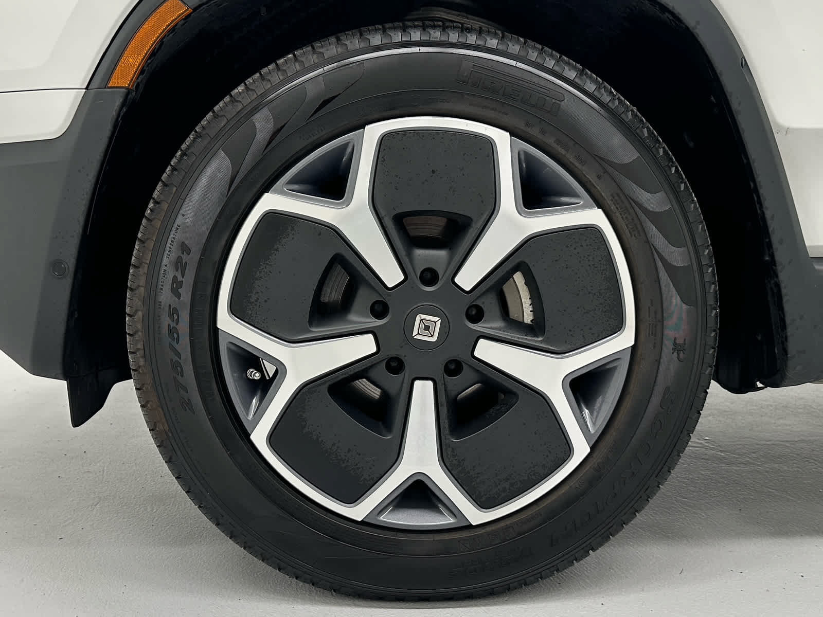 Used 2023 Rivian R1S Adventure Dual AWD/4WD image 9