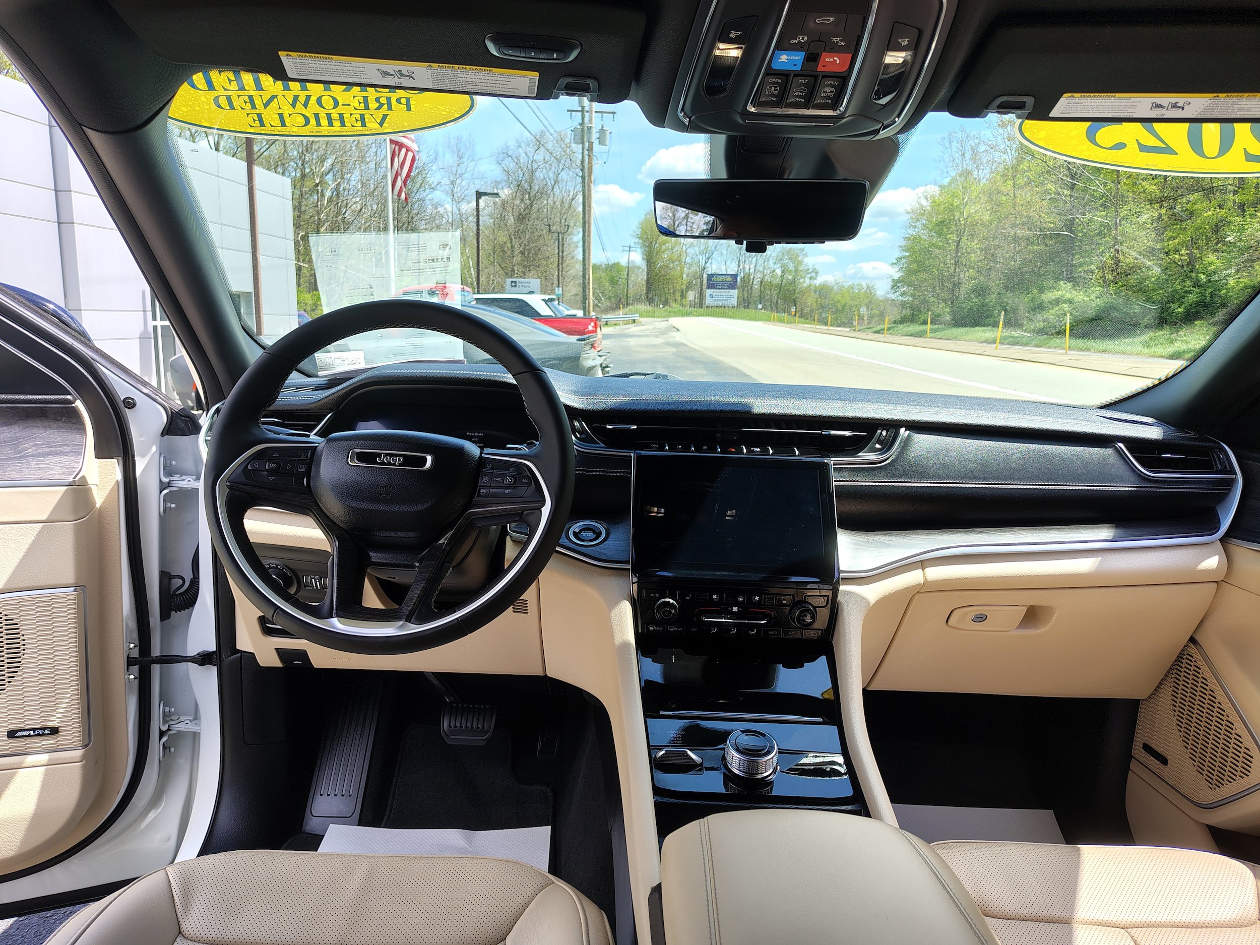 Certified 2025 Jeep Grand Cherokee Limited w/ Luxury Tech Group II AWD/4WD image 27