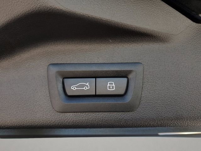 Used 2026 BMW X5 sDrive40i w/ M Sport Package image 9