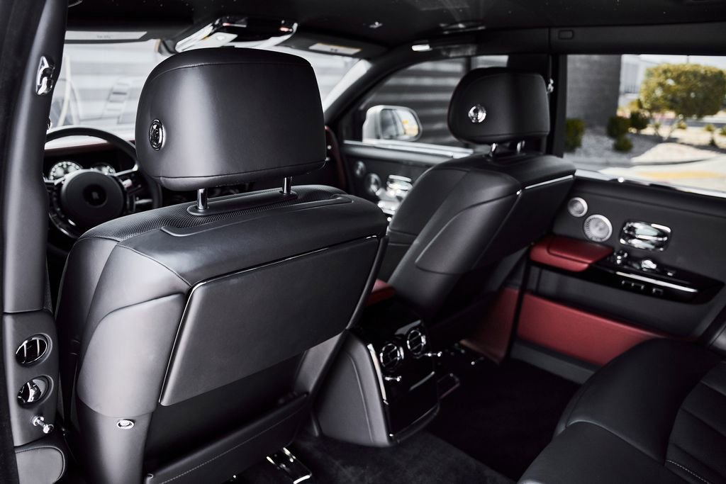 Used 2024 Rolls-Royce Phantom Sedan RWD image 52