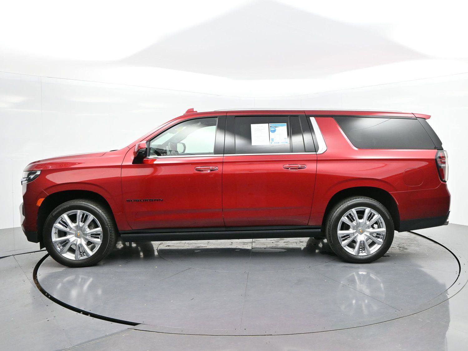 Used 2024 Chevrolet Suburban High Country image 4