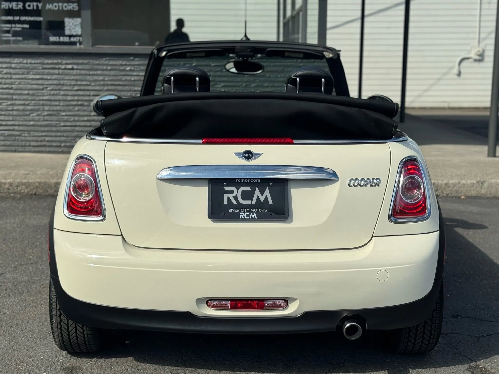 Used 2012 MINI Cooper Convertible image 10