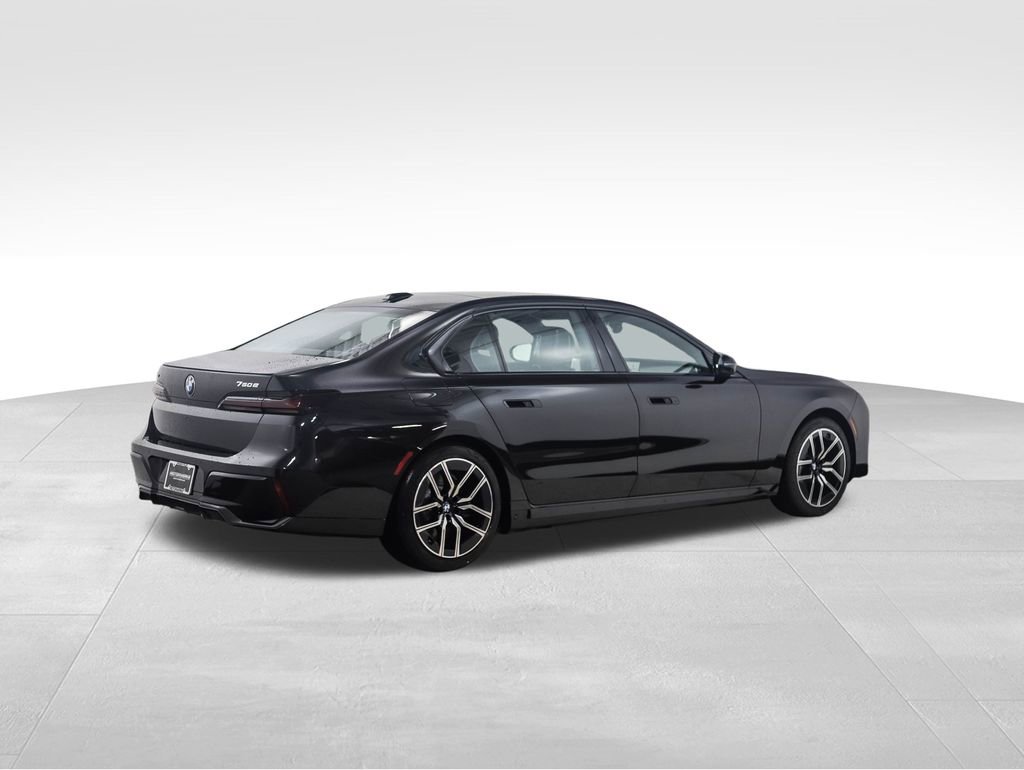 Used 2026 BMW 750e xDrive 750e xDrive w/ Executive Package image 5