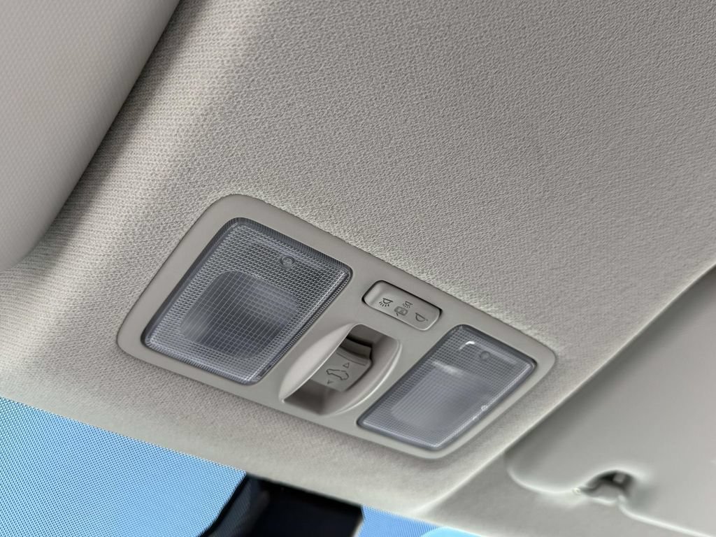 Certified 2024 Hyundai Venue SEL FWD image 36