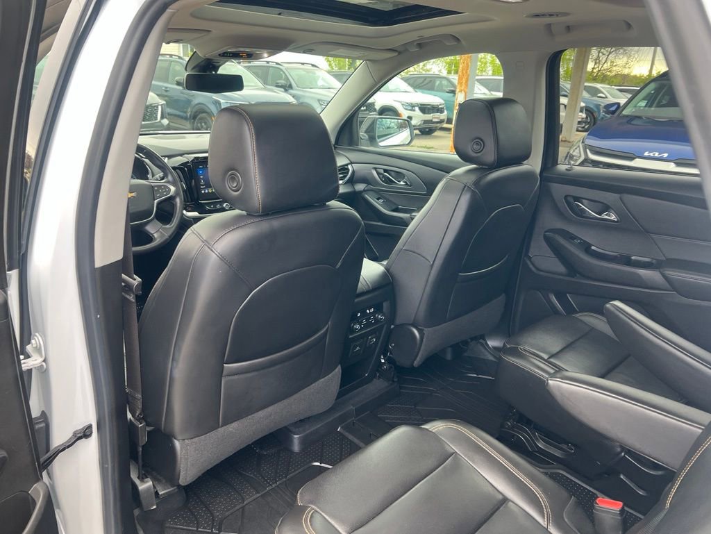 Used 2021 Chevrolet Traverse Premier w/ Redline Edition AWD/4WD image 10
