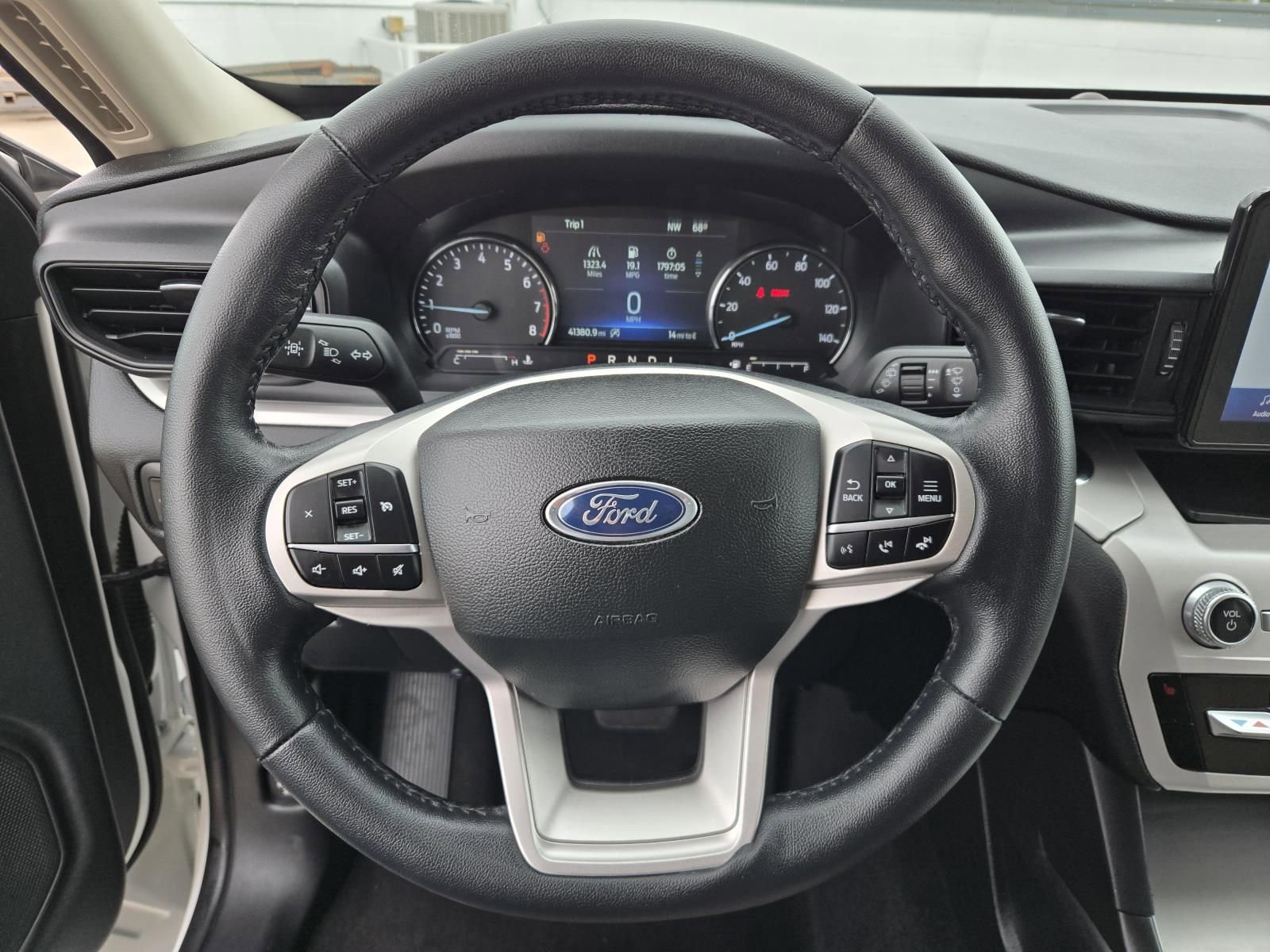 Used 2023 Ford Explorer XLT RWD image 17