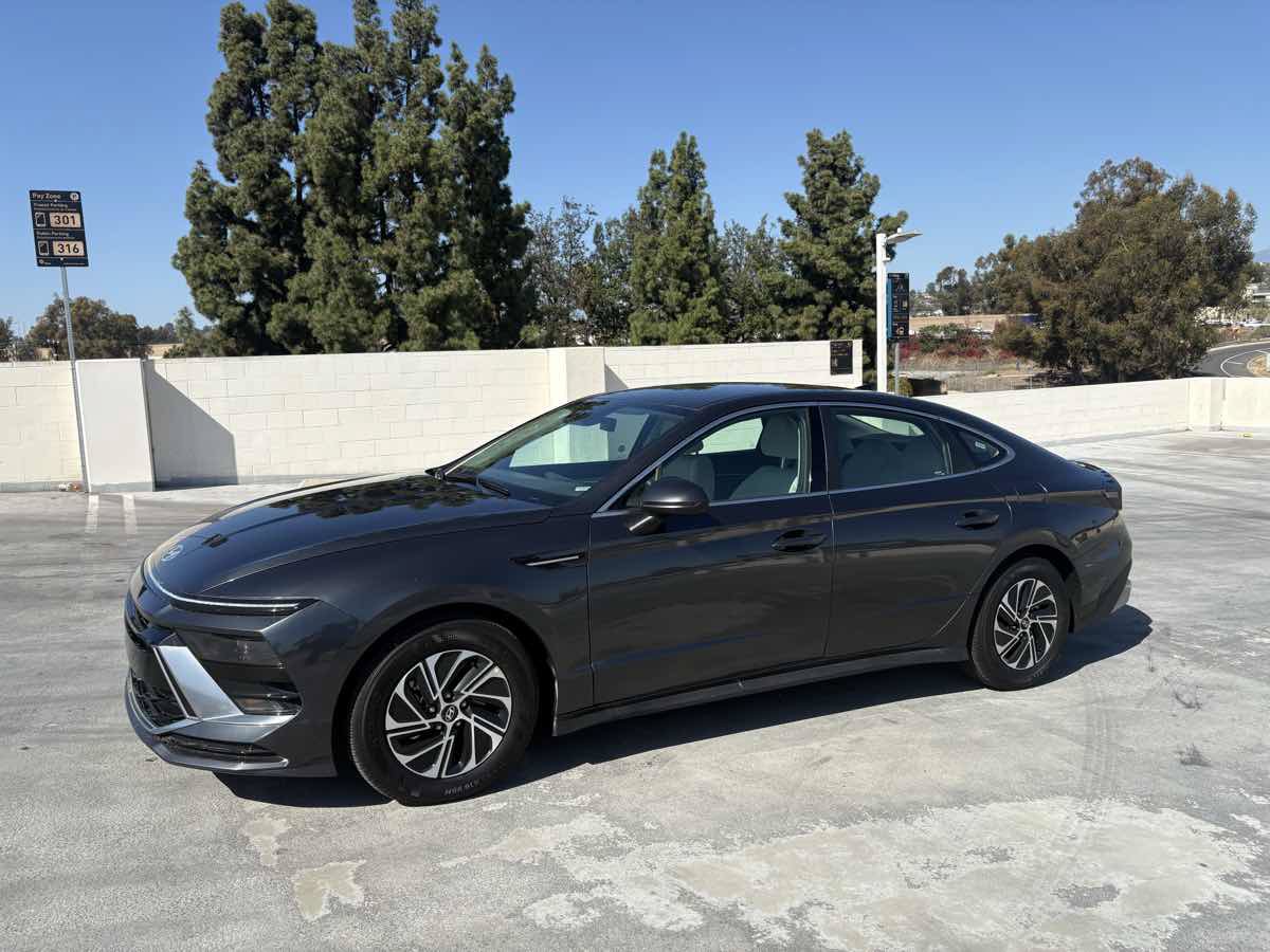 Used 2026 Hyundai Sonata Blue FWD image 8
