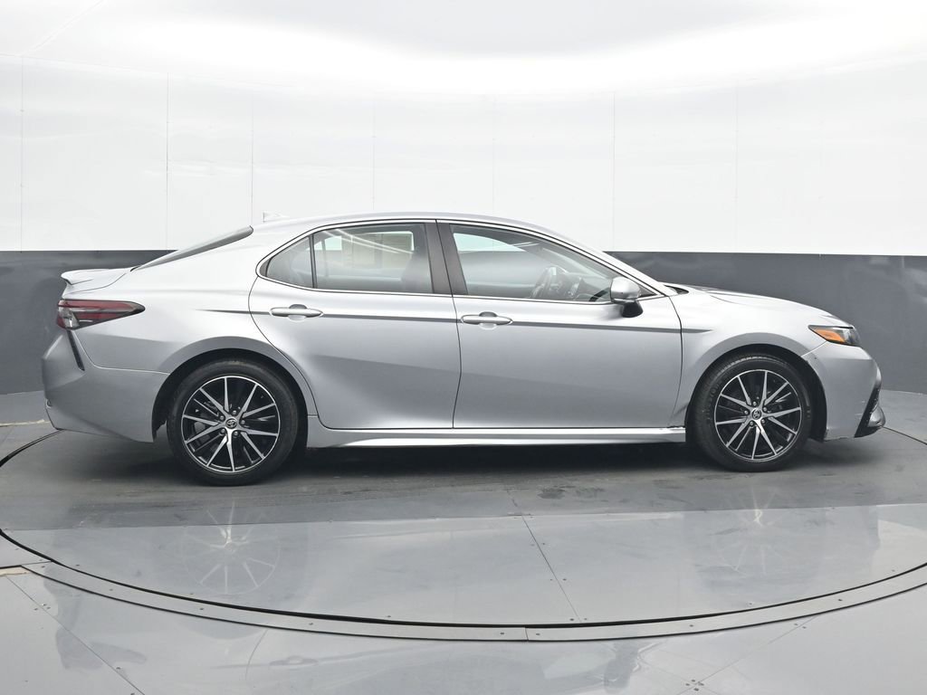 Used 2023 Toyota Camry SE FWD image 7