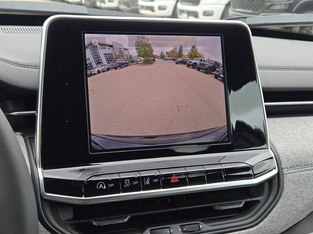 New 2026 Jeep Compass Latitude image 27