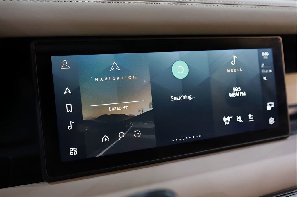 Used 2023 Land Rover Defender 110 X-Dynamic SE image 34