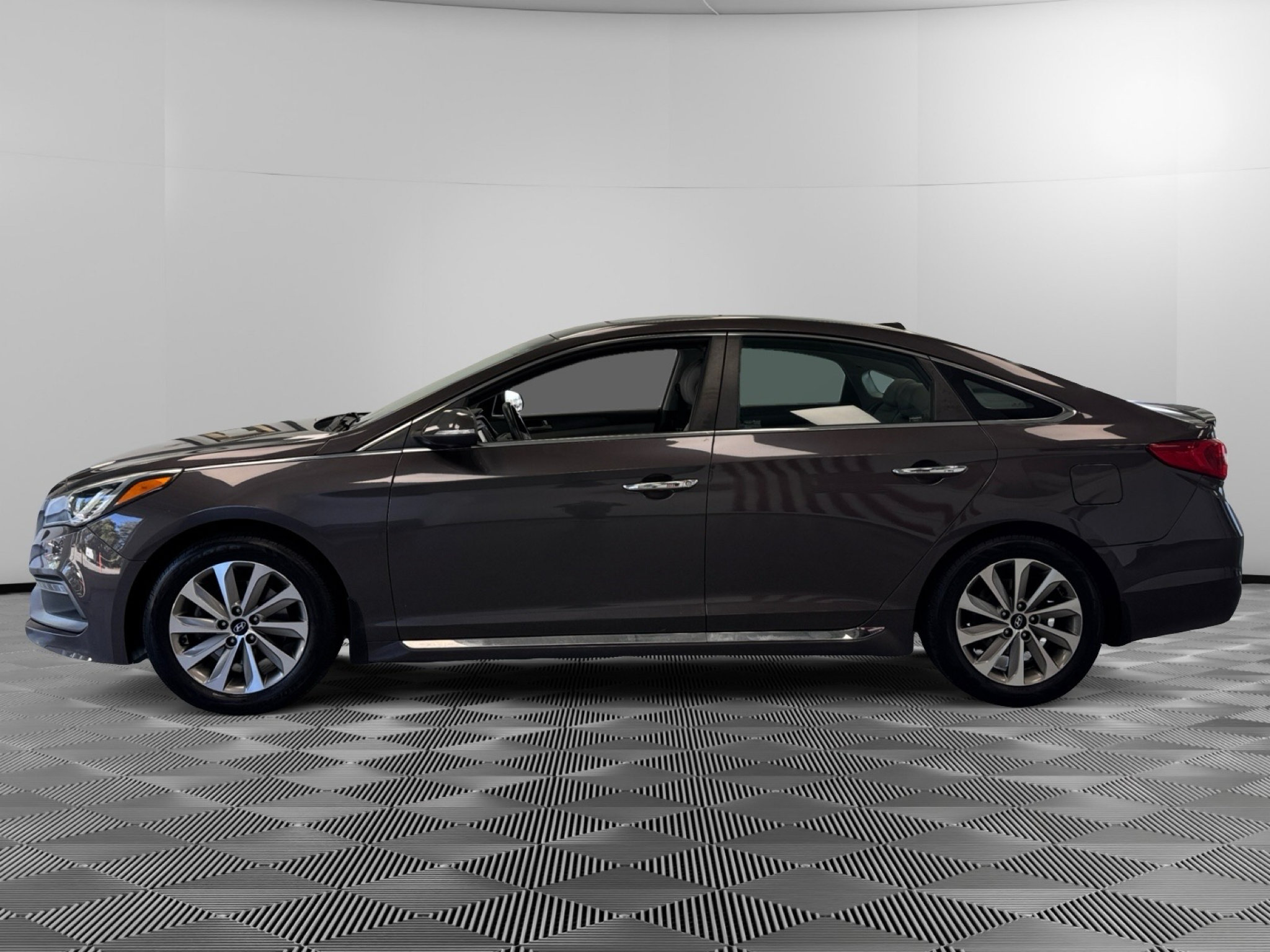 Used 2017 Hyundai Sonata Sport w/ Value Edition Package 02 FWD image 5