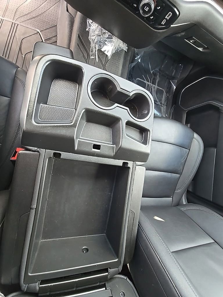 Used 2024 Chevrolet Silverado 2500 LT w/ Convenience Package image 32