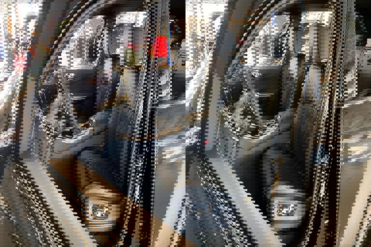 New 2026 BMW X5 xDrive40i w/ M Sport Package image 9