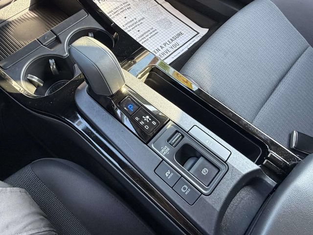 Used 2024 Toyota Prius LE FWD image 19