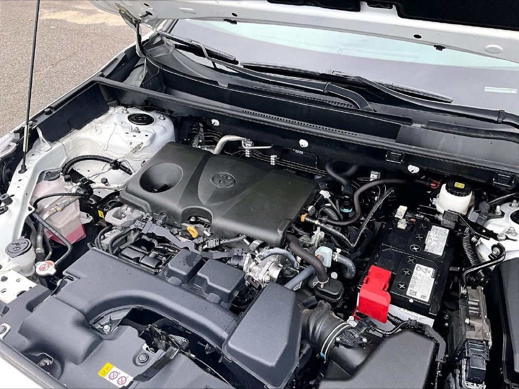 Used 2025 Toyota RAV4 LE AWD/4WD image 35