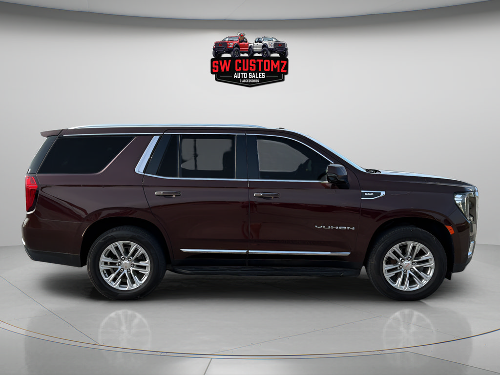 Used 2023 GMC Yukon SLT w/ SLT Premium Package AWD/4WD image 8