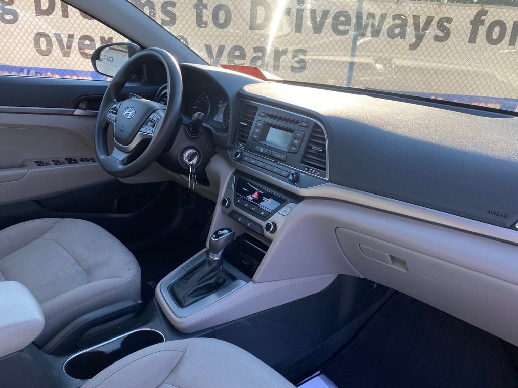 Used 2018 Hyundai Elantra SE FWD image 16