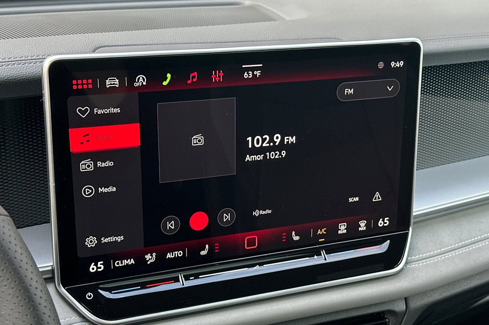 New 2026 Volkswagen Tiguan SE R-Line AWD/4WD image 16