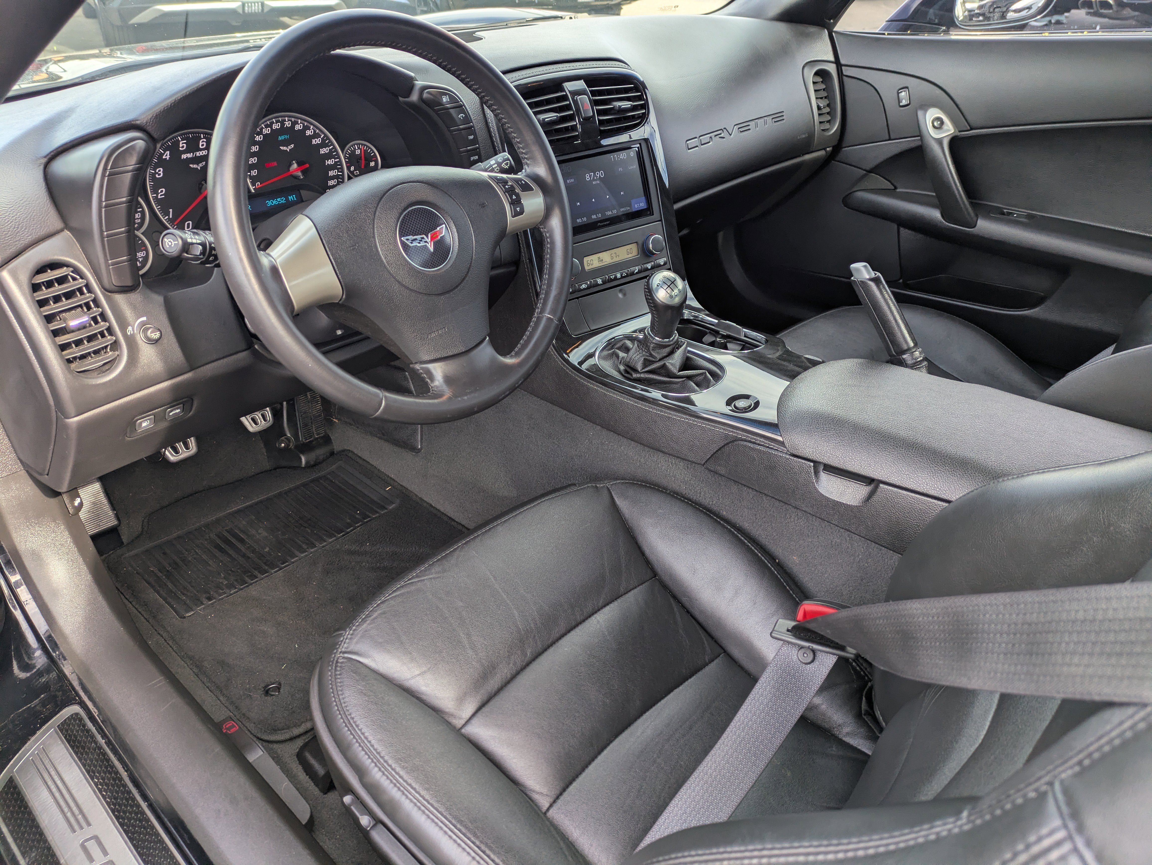 Used 2011 Chevrolet Corvette Coupe w/ 1LT image 23