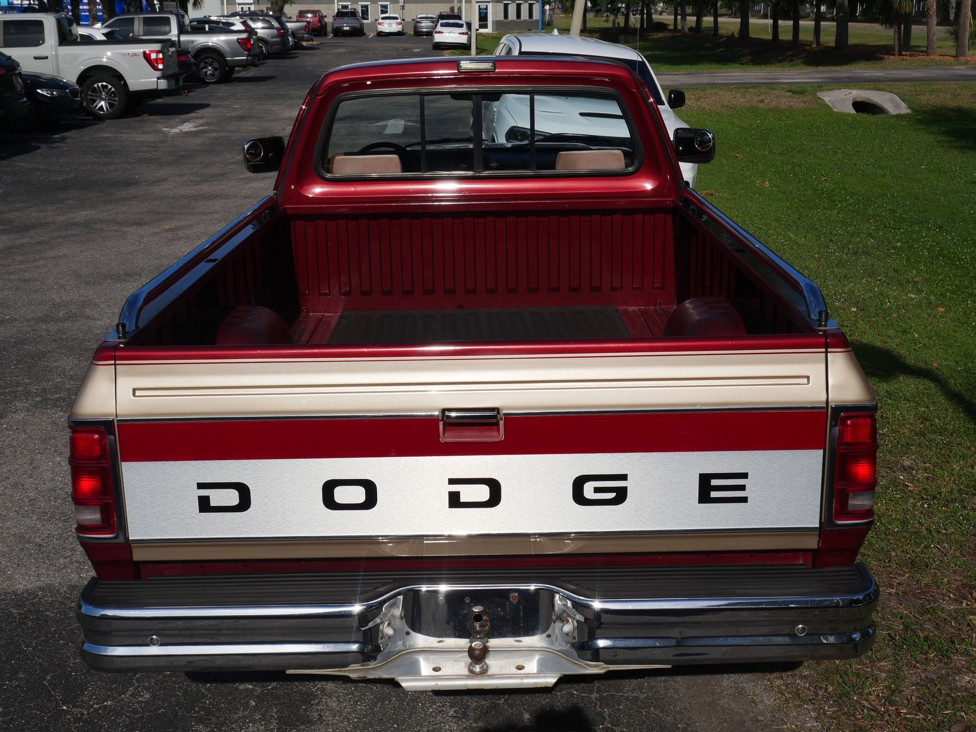 Used 1992 Dodge D/W Truck 150 RWD image 32