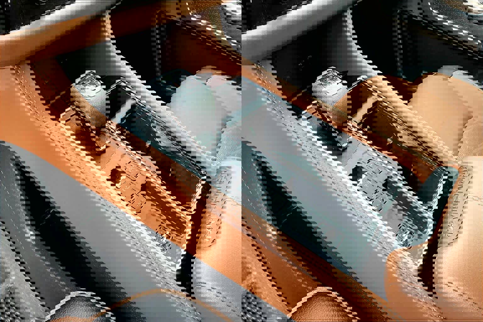 Used 2024 Nissan Pathfinder Platinum w/ Cargo Package image 16