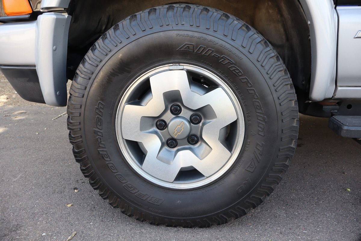 Used 2002 Chevrolet Blazer LS w/ Preferred Equipment Group AWD/4WD image 32