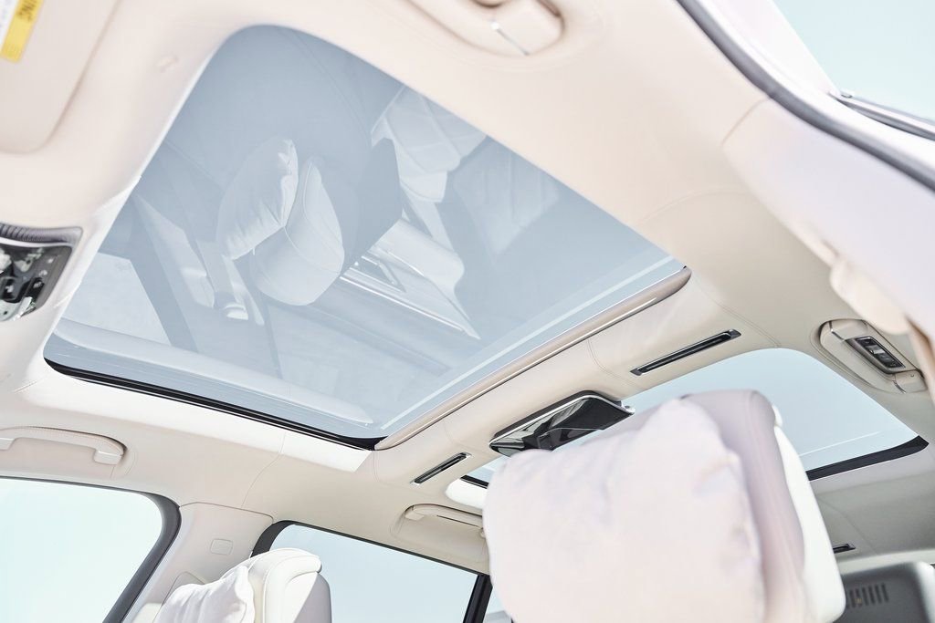 Used 2025 Mercedes-Benz Maybach EQS 680 4MATIC image 53