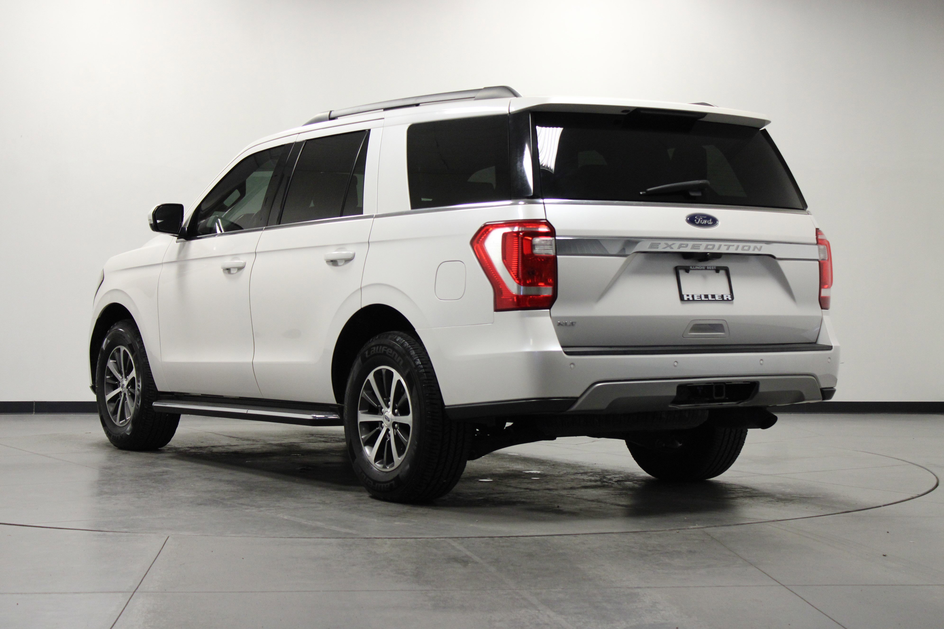 Used 2019 Ford Expedition XLT w/ Equipment Group 202A RWD image 6