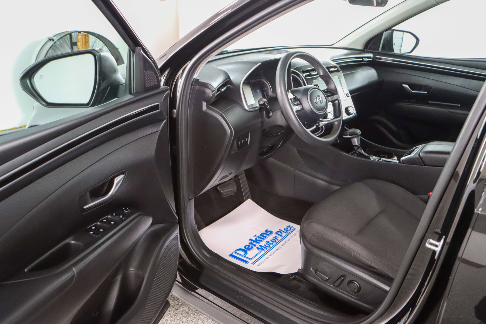 Used 2023 Hyundai Tucson SEL image 3